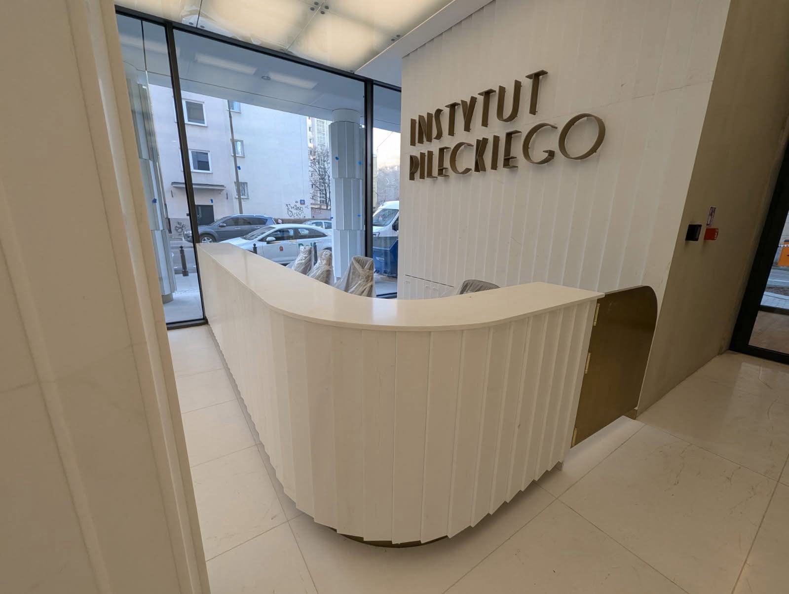 Usługi montażu mebli i stolarskie