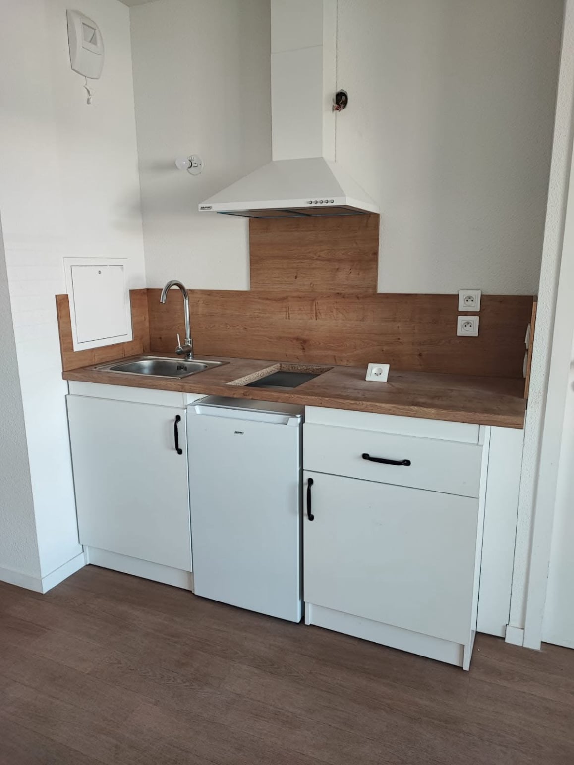 Usługi montażu mebli i stolarskie