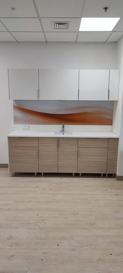 Usługi montażu mebli i stolarskie